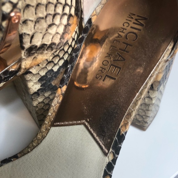 Michael Kors Sandalen High Heels in metallic pink with print - Picture 7 of 9